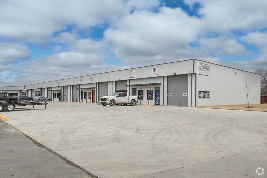 More Photos Of 22390 E 111th St, Broken Arrow Warehouse For Lease