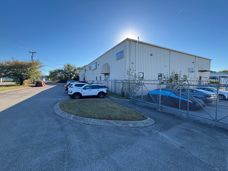 Primary Photo Of 305 Arlington Ave, Nashville Service For Lease
