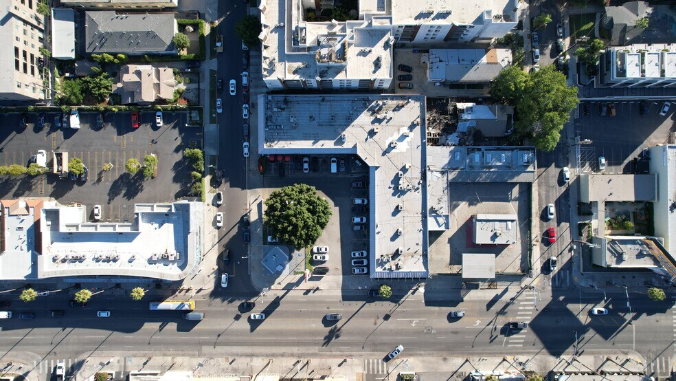 More Photos Of 7300 W Sunset Blvd, Los Angeles Storefront For Sale