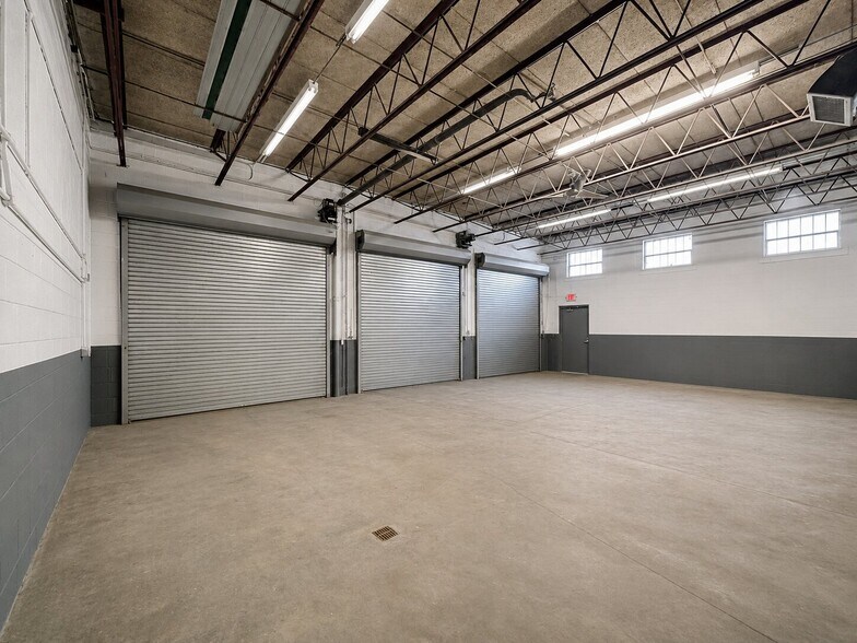 More Photos Of 1061 Main St, Peekskill Warehouse For Lease