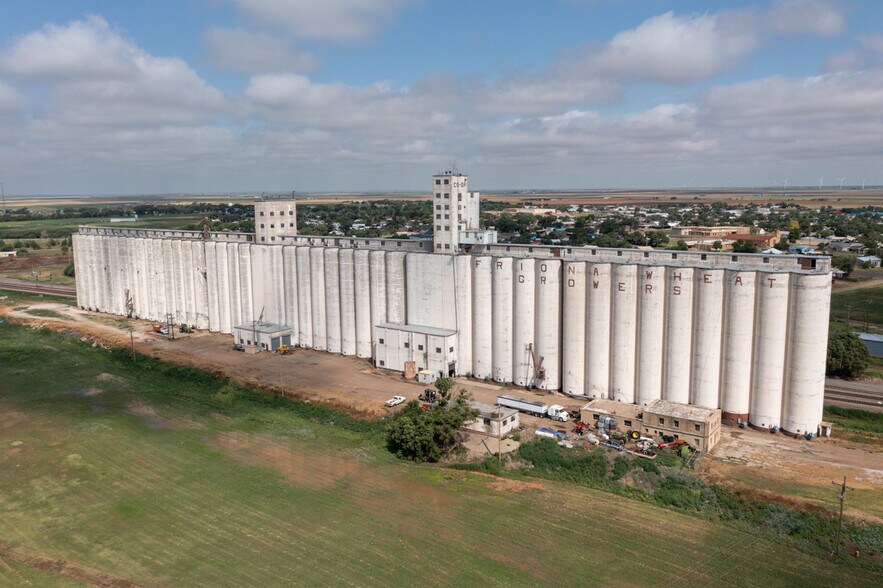 More Photos Of S Main st, Friona Specialty For Sale