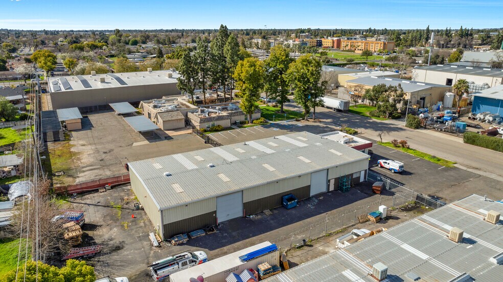 More Photos Of 5234 E Pine Ave, Fresno Warehouse For Lease