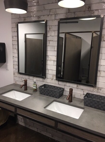 More Photos Of 700 16th St NE, Cedar Rapids Office For Lease
