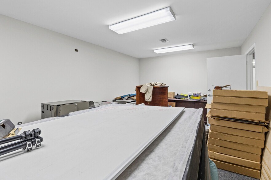 More Photos Of 3512 Godwin Ct, Mobile Medical For Sale