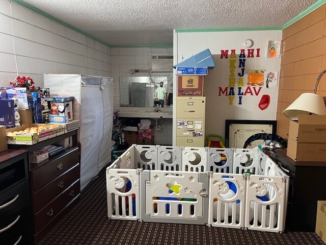 More Photos Of 208 S Ellis St, Menard Hotel For Sale