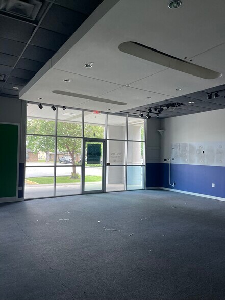 More Photos Of 5810 Main St, Zachary Unknown For Lease