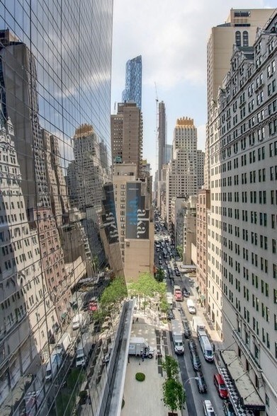 More Photos Of 4-8 W 58th St, New York Office For Lease
