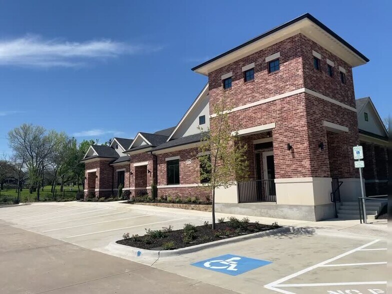 More Photos Of 124 River Oaks Dr, Southlake Office For Sale