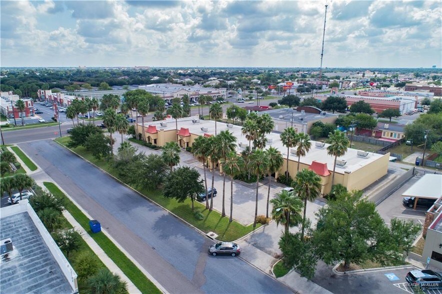 More Photos Of 6521 N 10th St, McAllen Medical For Lease