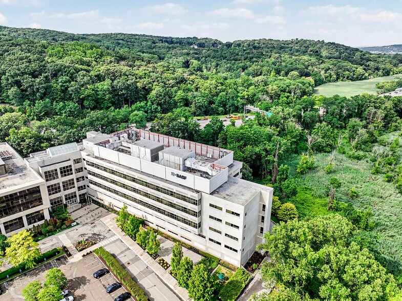 More Photos Of 500 White Plains Rd, Tarrytown Research And Development For Sale