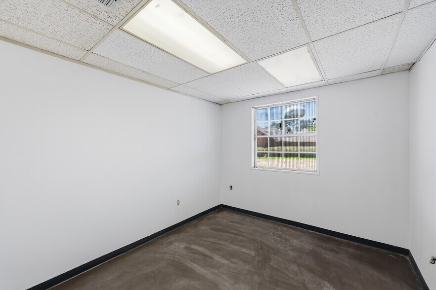 More Photos Of 4795 Mcwillie Dr, Jackson Office For Sale