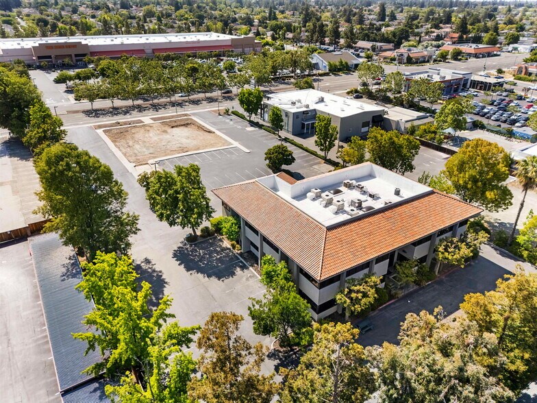 More Photos Of 992 S De Anza Blvd, San Jose Office For Lease
