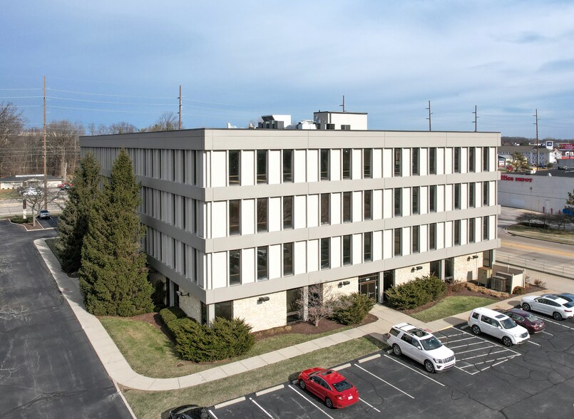 More Photos Of 3901 W 86th St, Indianapolis Office For Lease