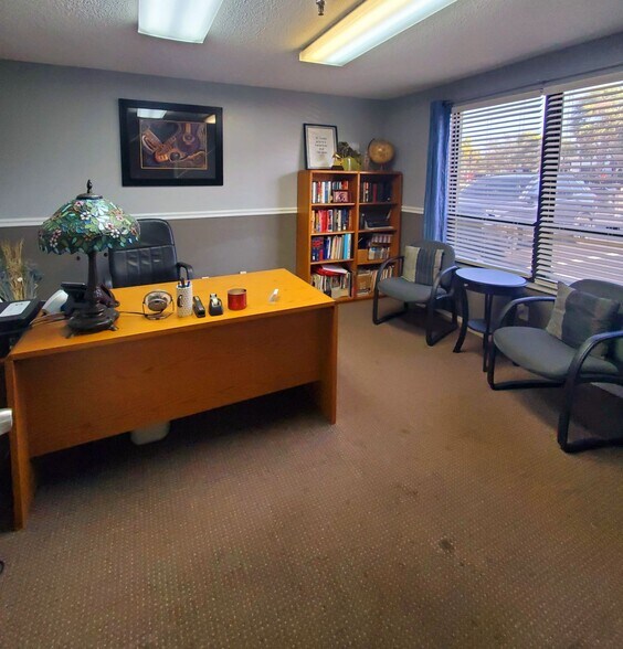 More Photos Of 11000 Metro Pky, Fort Myers Warehouse For Sale