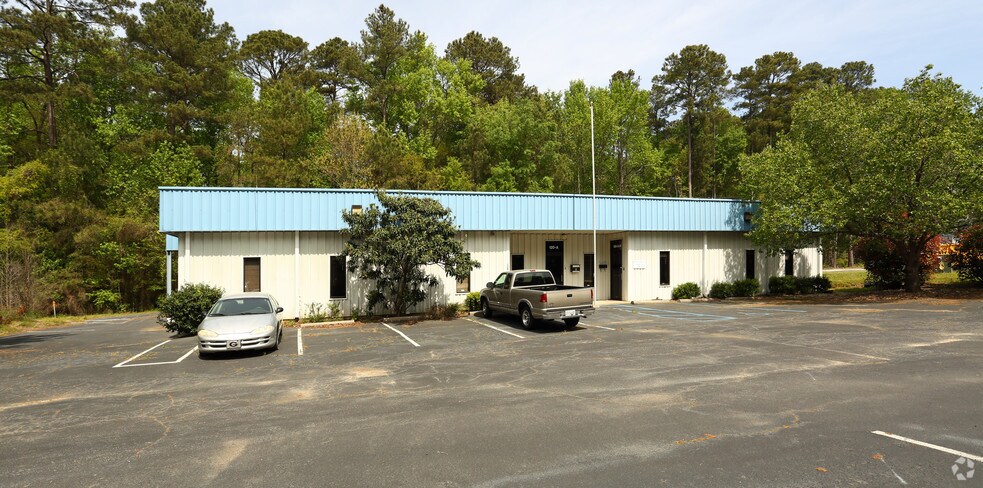 More Photos Of 120 Kaminer Way Pky, Columbia Light Distribution For Sale