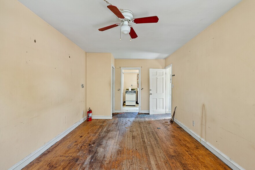 More Photos Of 9 E 44th St, Wilmington Office Residential For Sale