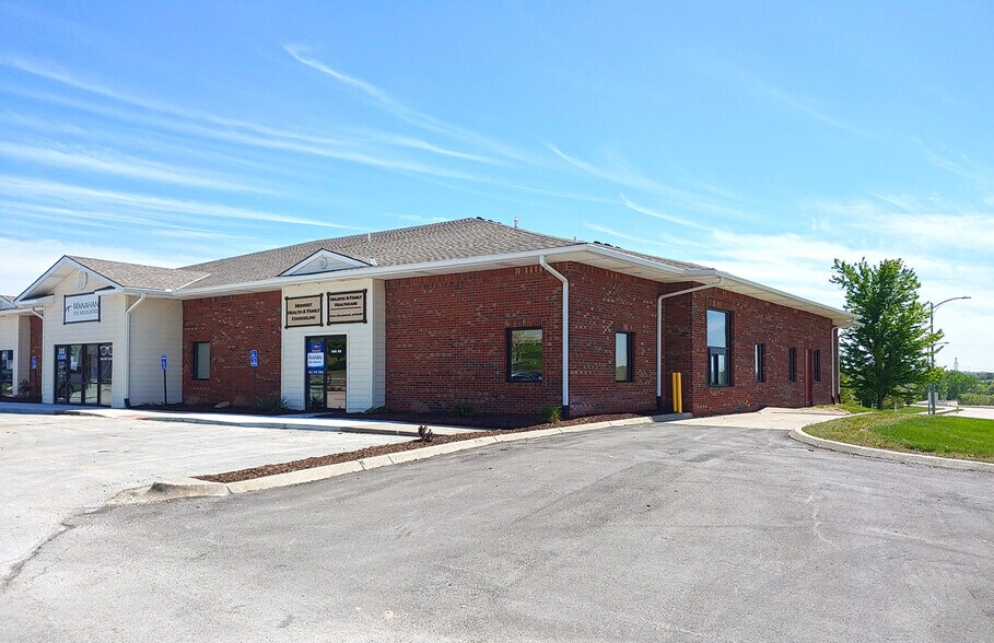 More Photos Of 535 Fortune Dr, Papillion Medical For Lease