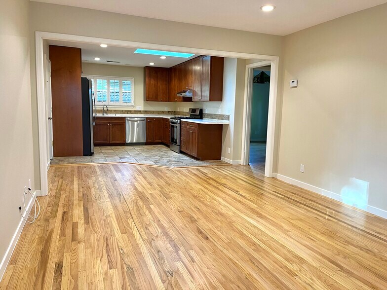 More Photos Of 339 Waverley St, Menlo Park Multifamily For Sale