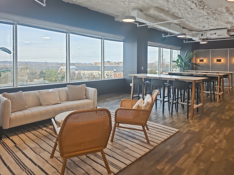 More Photos Of 12110 Sunset Hills Rd, Reston Coworking Space