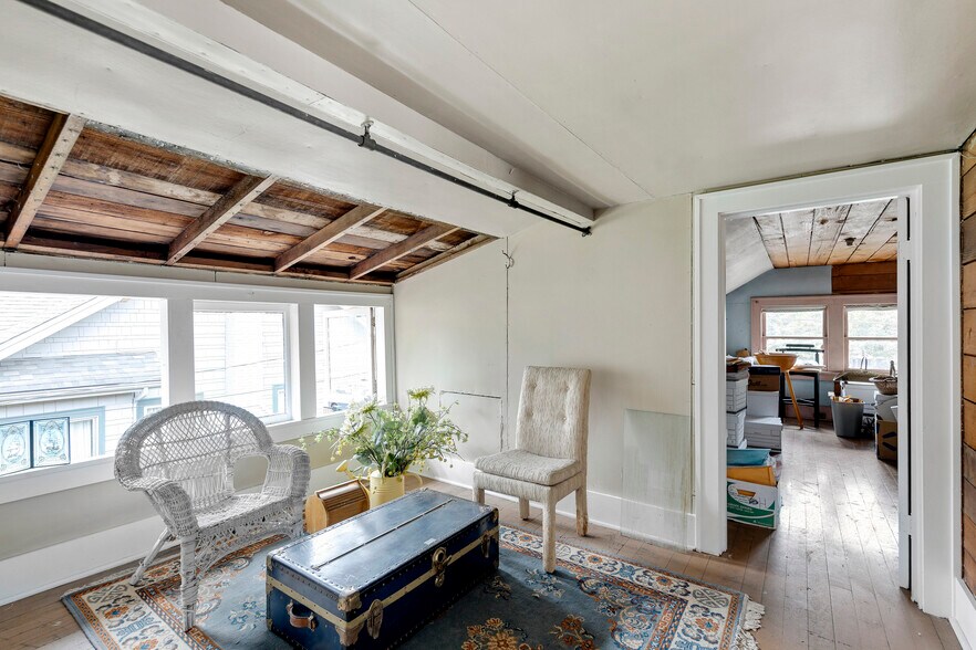 More Photos Of 1742 NE 43rd Ave, Portland Office Residential For Sale