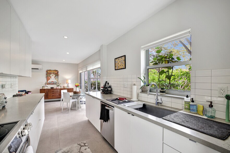 More Photos Of 625 NE 13th Ave, Fort Lauderdale Multifamily For Sale