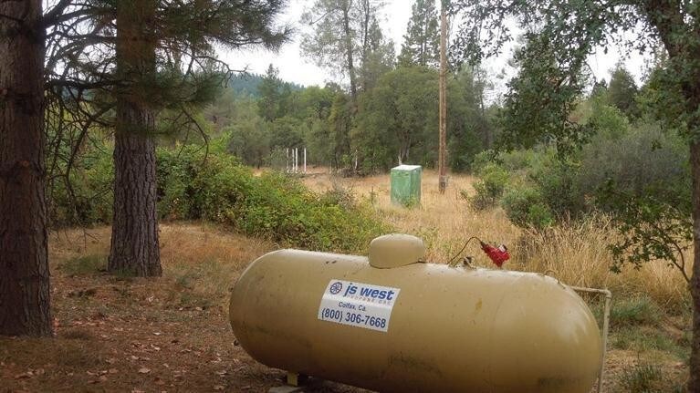 More Photos Of 16850 Willow Glen Rd, Brownsville Storefront Retail Office For Sale