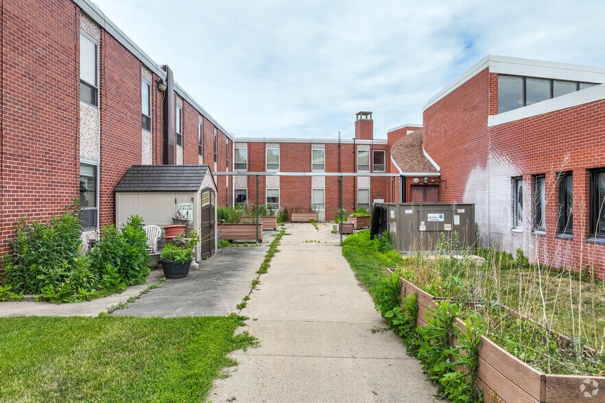 More Photos Of 901 Luther Pl, Albert Lea Skilled Nursing Facility For Sale