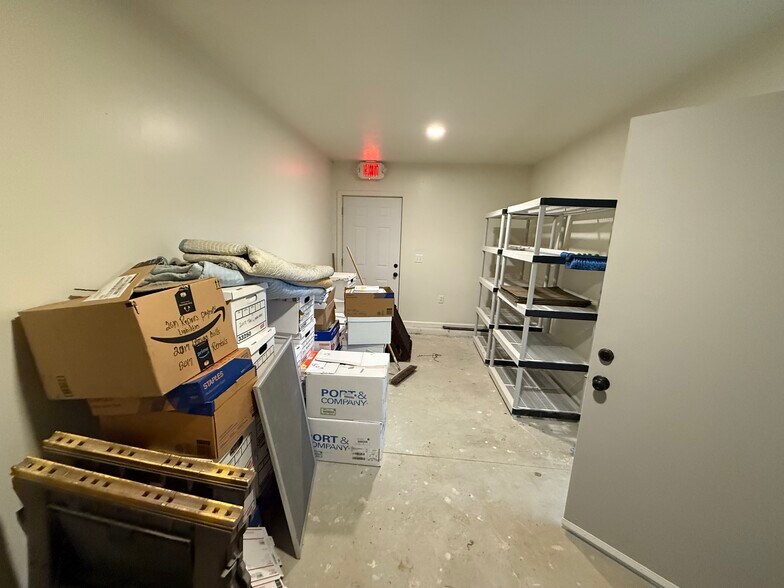 More Photos Of 805 Atlantic Ave, Franklin Light Manufacturing For Sale