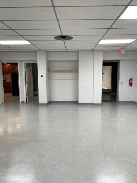 More Photos Of 3787 NW Loop 286, Paris Medical For Sale