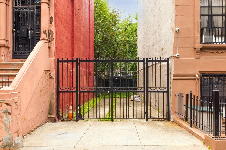 More Photos Of 104 W 132nd St, New York Land For Sale