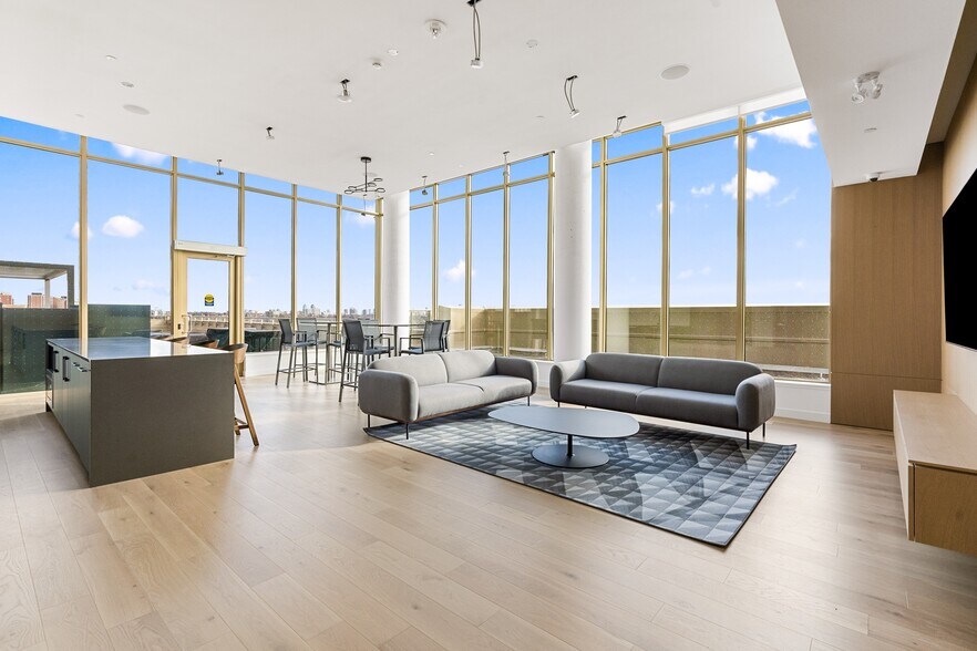More Photos Of 9 Croham Rd, Toronto Apartments For Lease