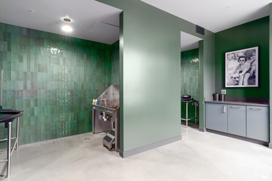 More Photos Of 1390 NE Compton Dr, Hillsboro Multifamily For Sale