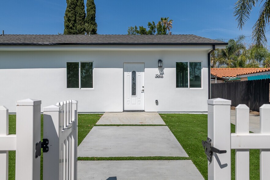 More Photos Of 8004 Shirley Ave, Reseda Multifamily For Sale