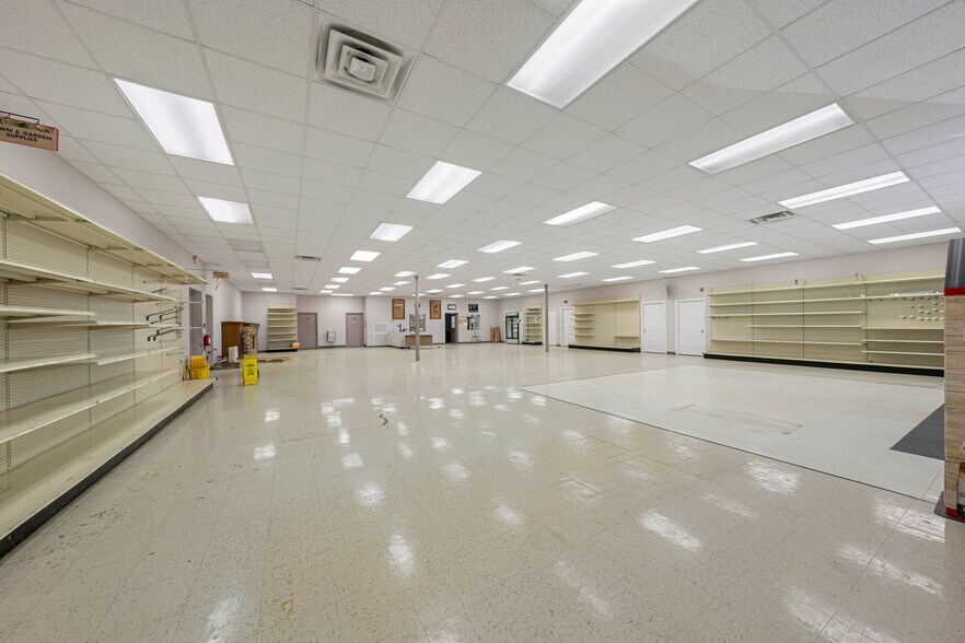 More Photos Of 300 Samson St, Glasgow Light Manufacturing For Sale