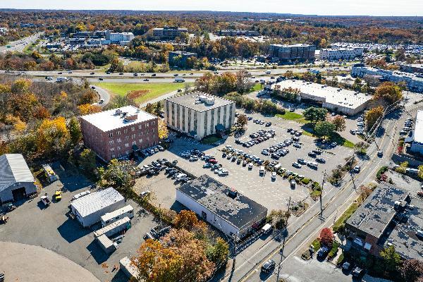 More Photos Of 140 Wood Rd, Braintree Office For Lease
