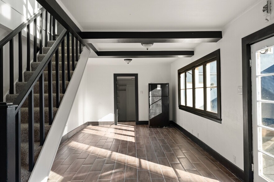 More Photos Of 1825 Baker St, Bakersfield Specialty For Sale