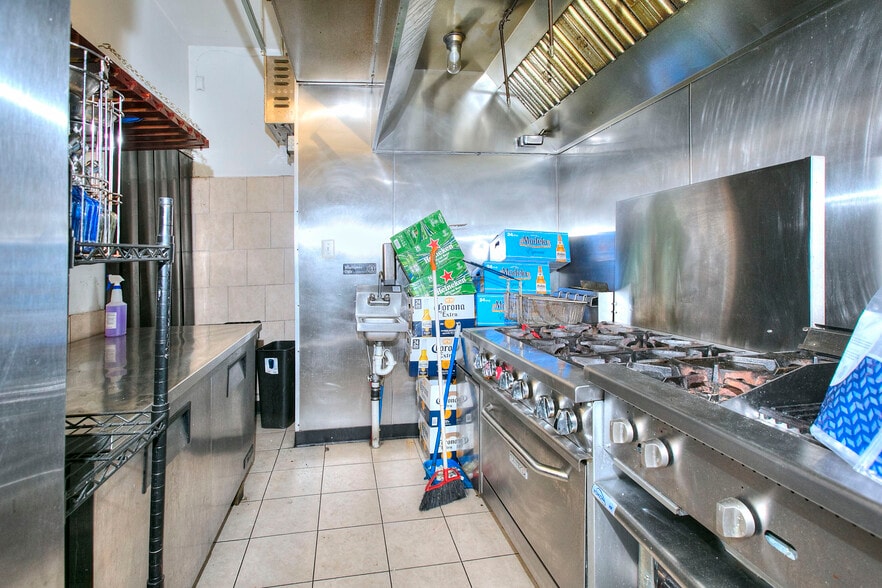 More Photos Of 845 E Main St, Bridgeport Restaurant For Sale