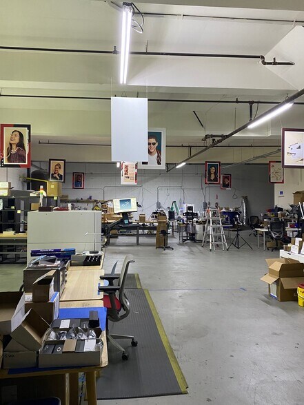 More Photos Of 3260 19th St, San Francisco Showroom For Lease