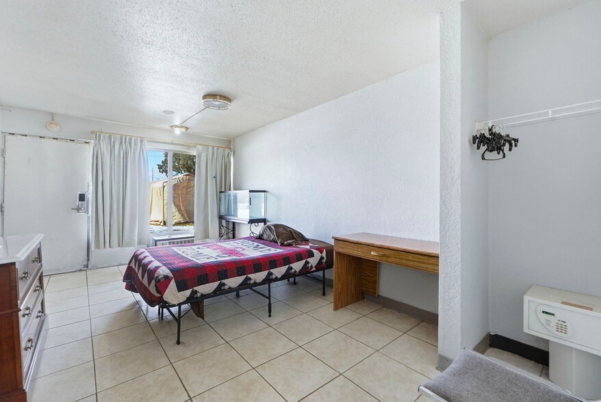 More Photos Of 3527 W Coliseum Blvd, Fort Wayne Hotel For Sale