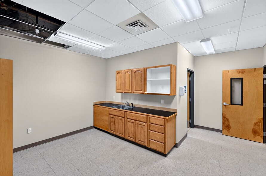 More Photos Of 2208 N Swing Ln, Liberty Lake Medical For Lease