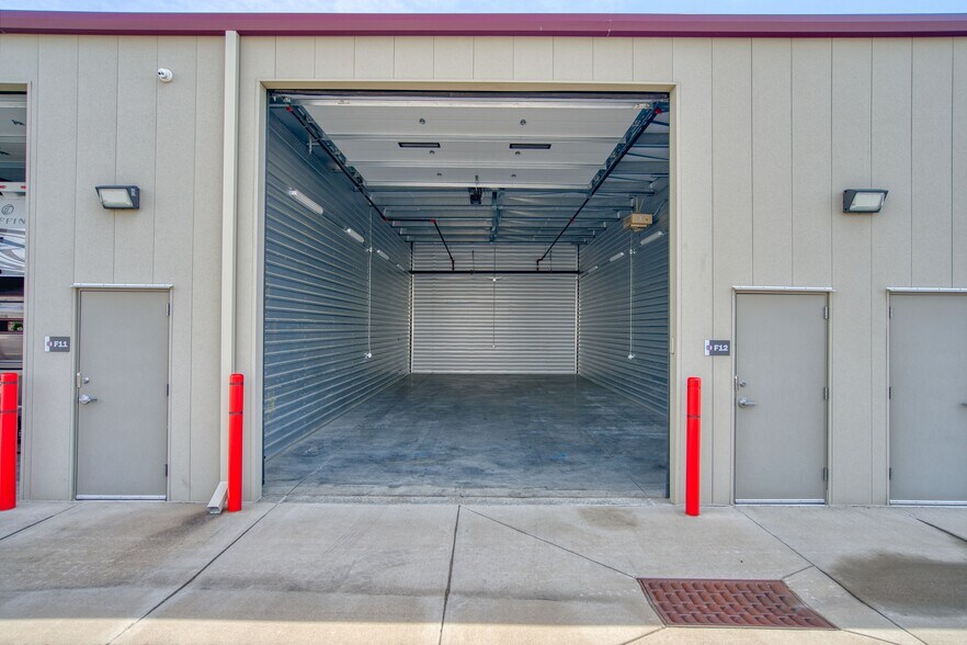 More Photos Of 151 Mt Elbert Ave, Dacono Industrial For Sale