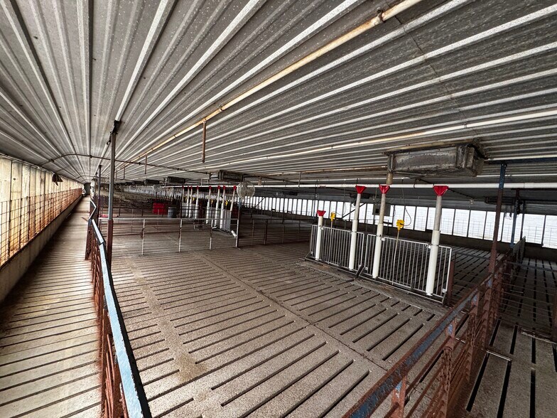 More Photos Of N5000 Co M hwy, Darien Warehouse For Sale