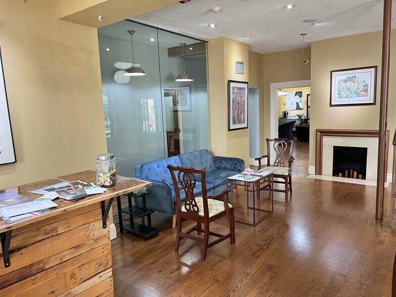 More Photos Of 350 E Pine St, Orlando Coworking Space