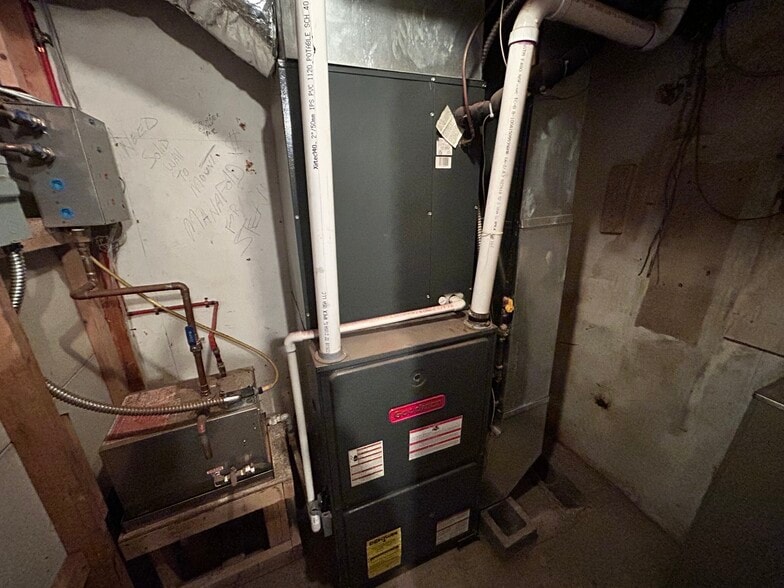 More Photos Of 669 E 185th St, Euclid General Retail For Sale