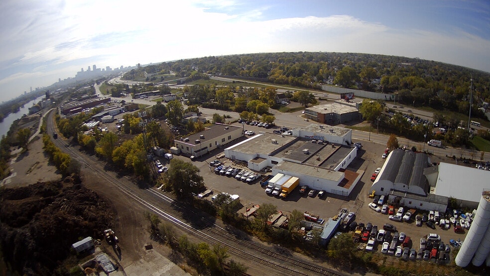 More Photos Of 4024 Washington Ave N, Minneapolis Warehouse For Lease