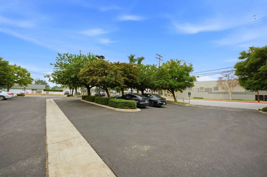 More Photos Of 910 N Amelia Ave, San Dimas Office For Lease