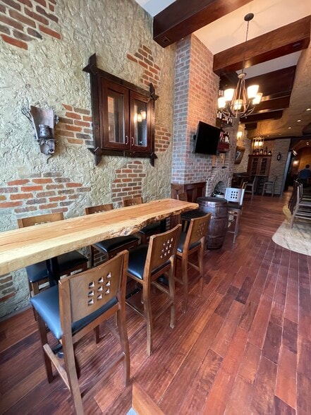 More Photos Of 10 Marble Ave, Pleasantville Bar For Lease