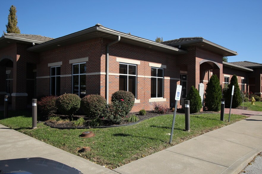 More Photos Of 3351-3383 NE Ralph Powell Rd, Lee's Summit Office For Lease