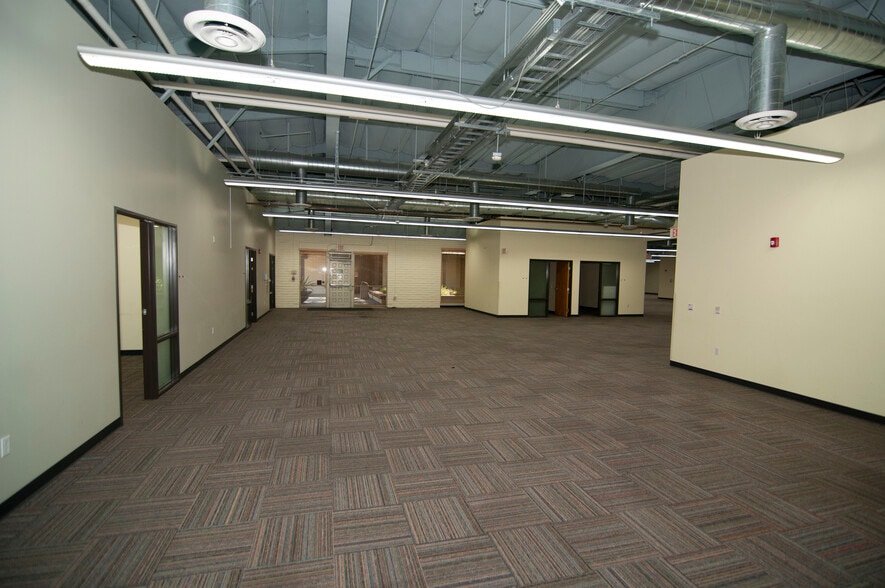 More Photos Of 540 W Woodbury Rd, Altadena Office For Lease