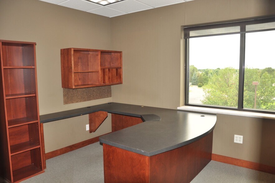More Photos Of 4134 Deegan Ct, Monticello Office For Lease